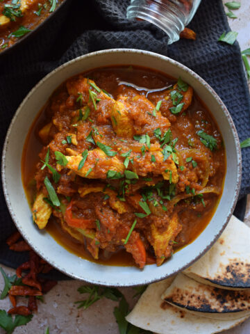Chicken jalfrezi in a bowl.
