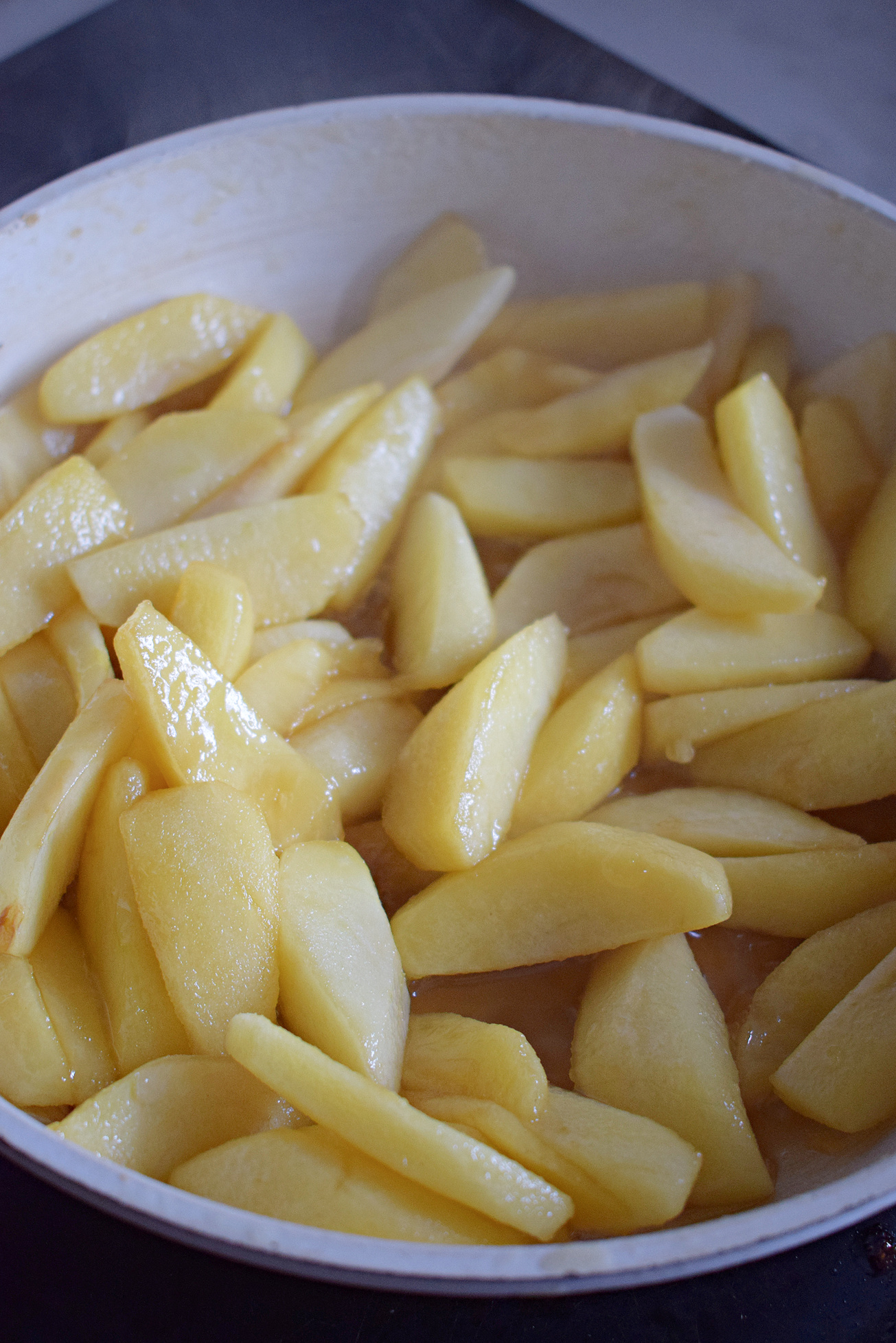 cooking apple pie filling