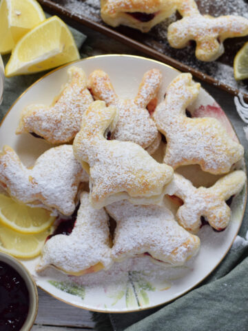 lemon-blueberry-puff-pastry-treats-image Puff pastry filled shapes.