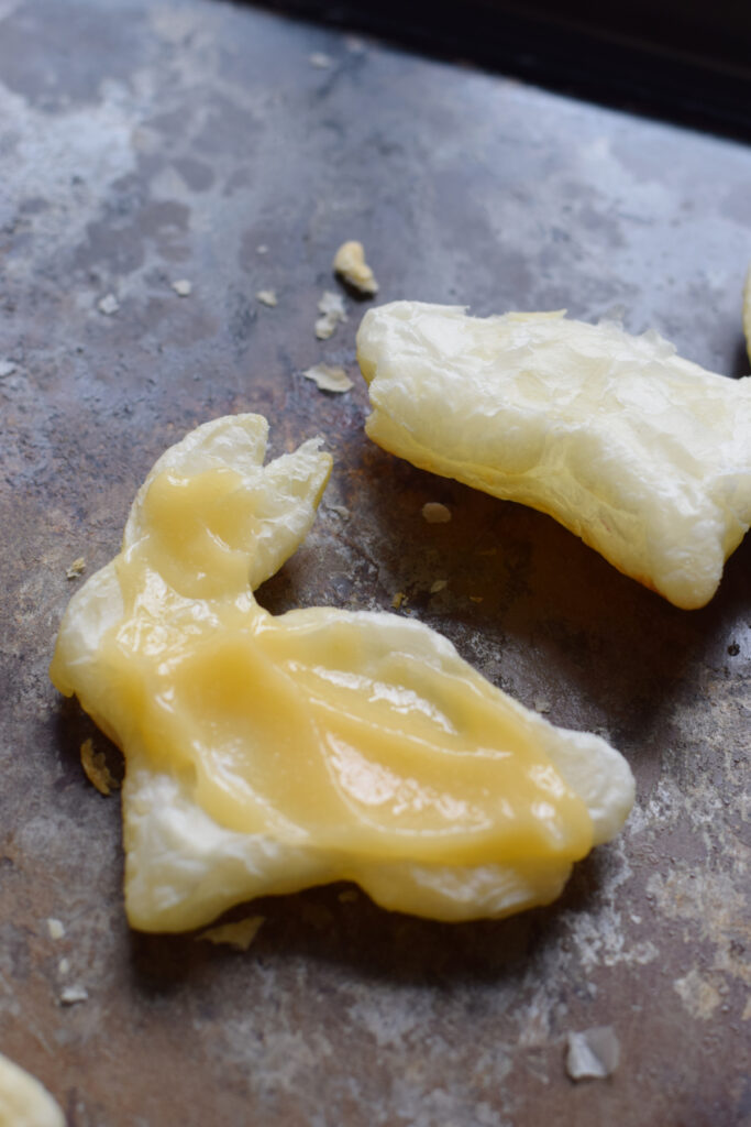 Puff pastry filled with lemon curd.