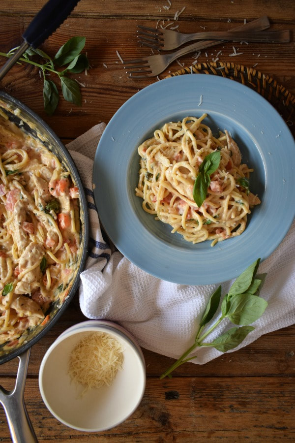 over head view of the creamy one pot pasta