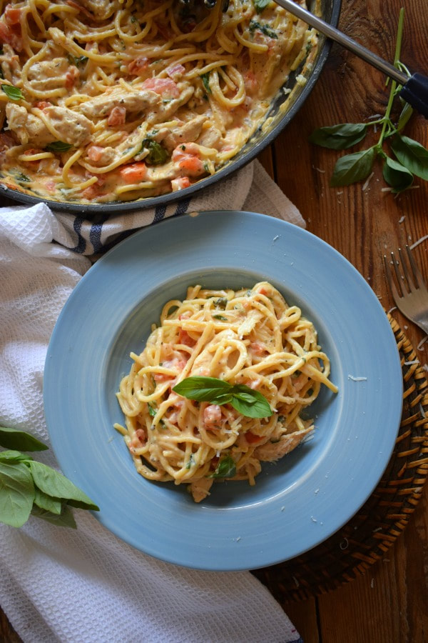 over head table setting view of the one pot creamy chicken pasta