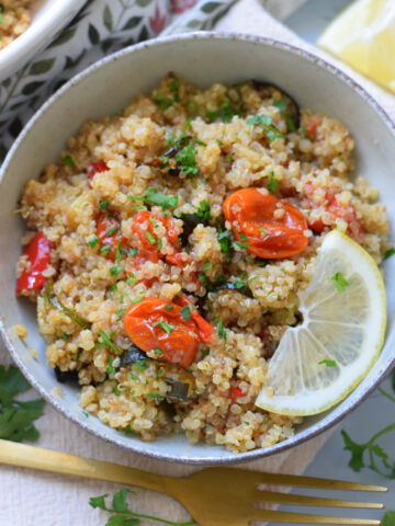 Mediterranean quinoa in a bowl.