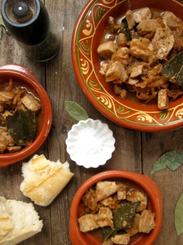 OVER HEAD TABLE VIEW OF THE ATUN ENCEBOLLADO