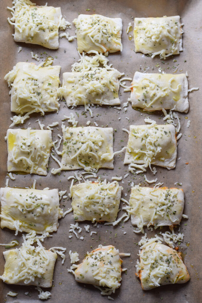 Ready to bake pizza pockets.